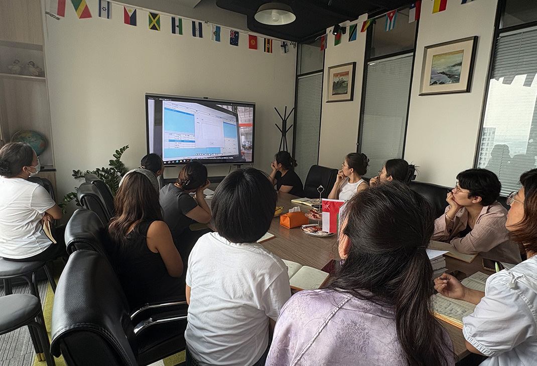 EASTGLAZ Successfully Held a Digital Factory Staff Training Conference